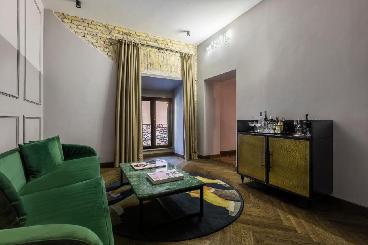 Hotell Chapter 4*